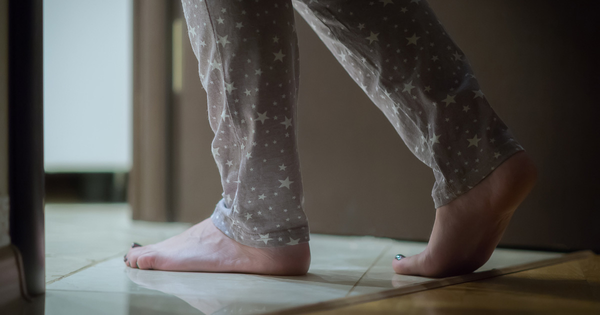 【60代女性必見】もう我慢しない!尿漏れの原因と今日からできる簡単ケア法|MYTREX(マイトレックス)