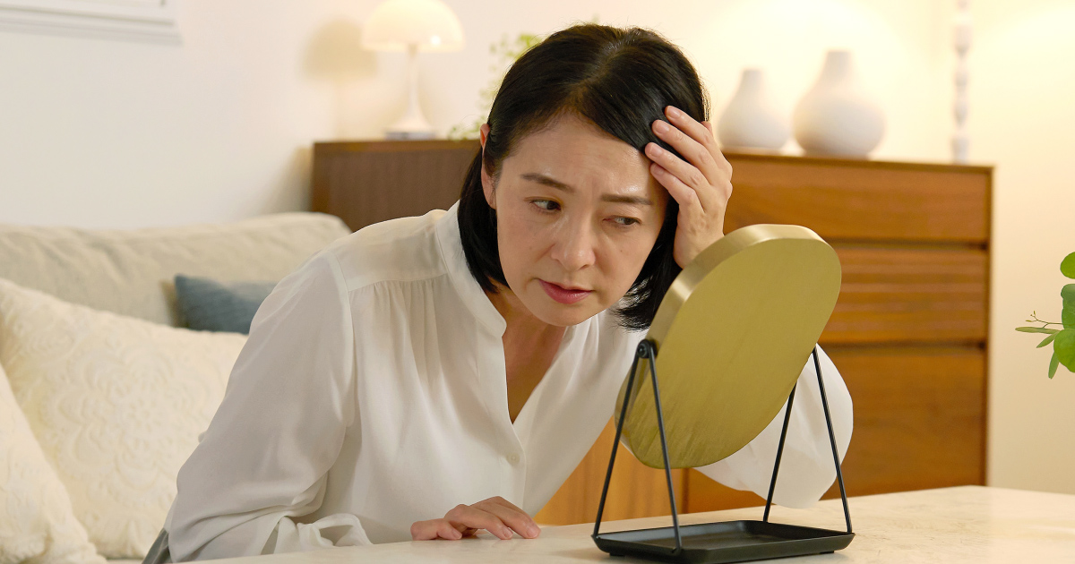 見た目年齢は髪で決まる?50代女性が選ぶ”イオン×ヘアケアの新常識”|MYTREX