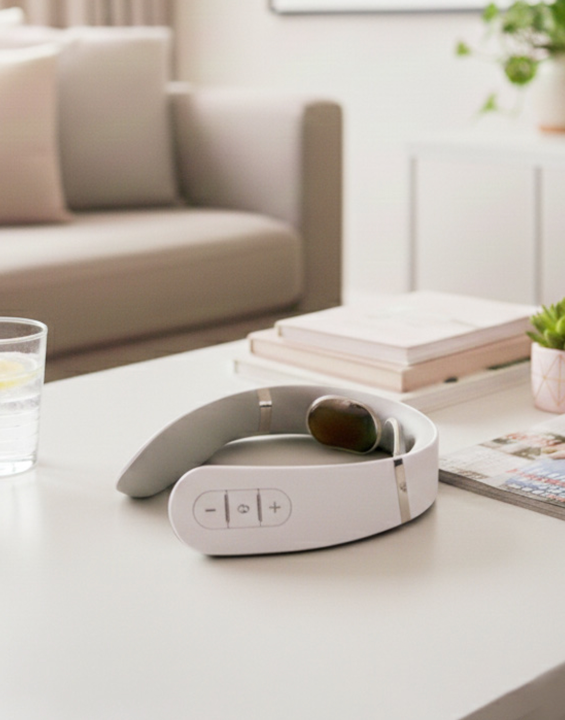 Staff’s LOVE ITEM｜歯を磨きながら、頑張らない首元ケア。スタッフが惚れたEMS HEAT NECKの魅力