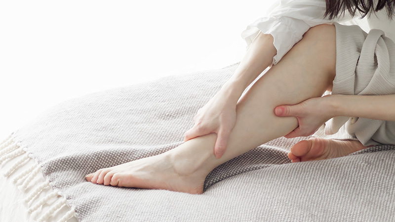 疲れた足をリセット！むくみ解消の最強テクニック｜MYTREX(マイトレックス) RAKUNO FIT PLUS