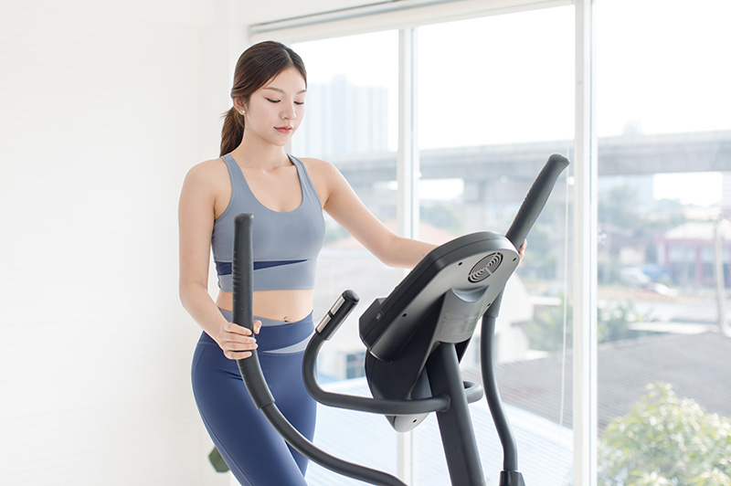 疲れた足をリセット！むくみ解消の最強テクニック｜MYTREX(マイトレックス) RAKUNO FIT PLUS