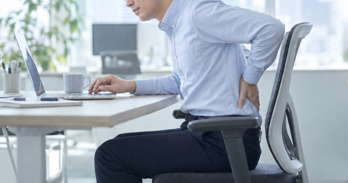 【社員が2週間レビュー】デスクワーク中に腰ベルト「RAKUNO LUMBAR」を使ってみた|MYTREX(マイトレックス)