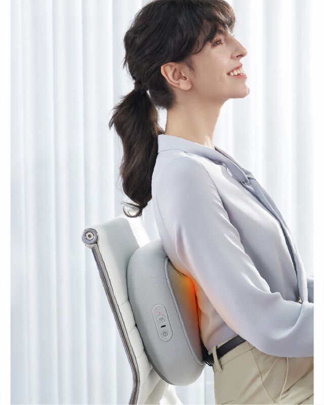 フォト×EMSのWリフト*¹”で話題の光美顔器。3年の開発期間を経て完成