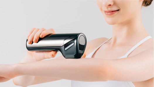 MiRAY AIRはコンパクトなフラットヘッドで顔やヒゲに使いやすいです MiRAY AIRは肌検知機能で安全に使用できます