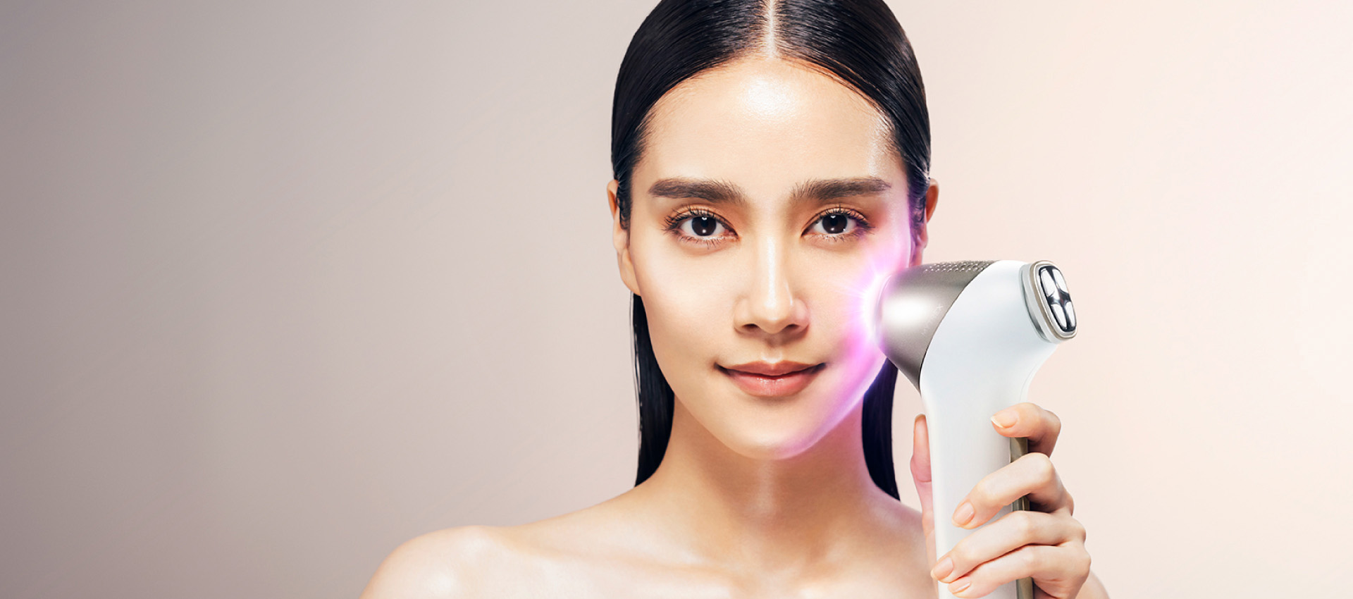 マルチヘッド美顔器 MYTREX MiRAY ONE 公式】MYTREX MiRAY ONE｜マルチヘッド美顔器で透明ハリ肌を
